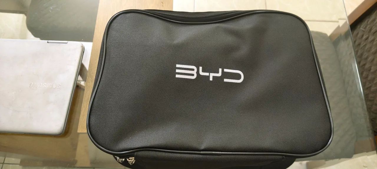 Carregador portátil BYD - Original e sem uso. 