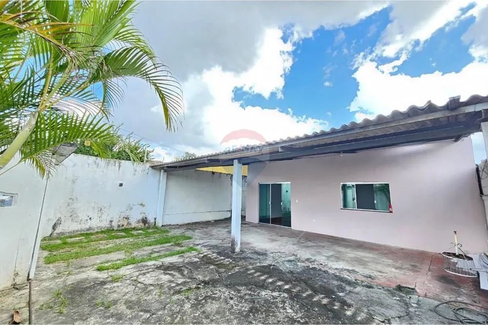 Casa Bem Localizada no Bairro Flores  2 Quartos e Quintal