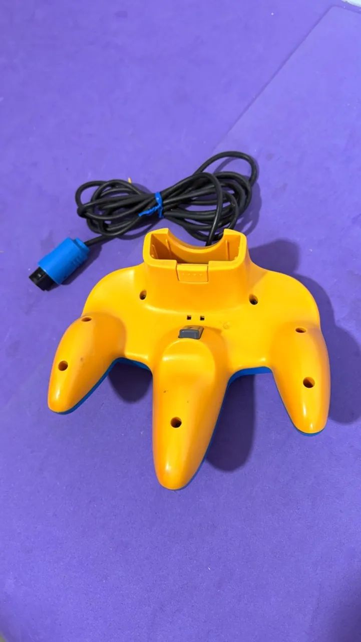 Controle Nintendo 64 pikachu manete joystick  - Foto 3
