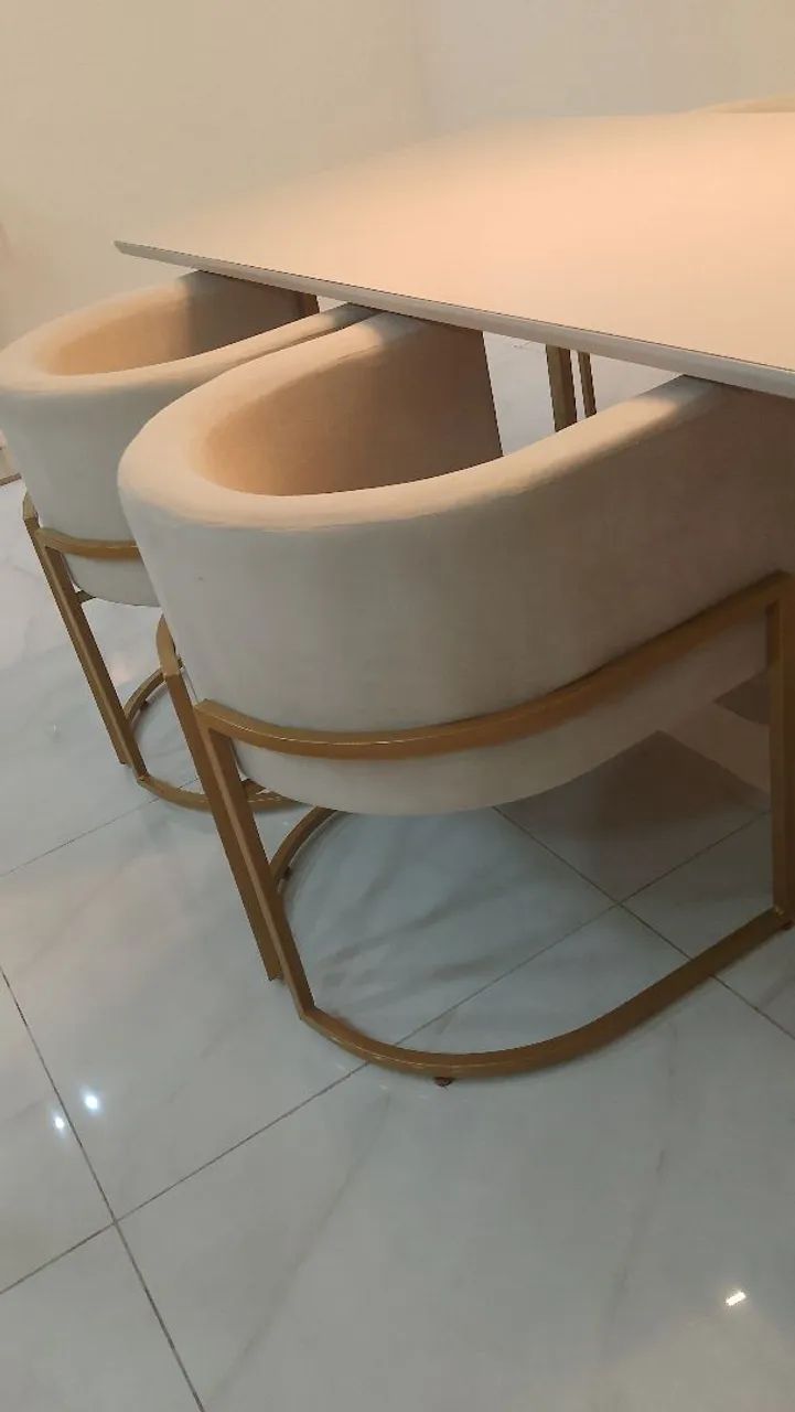 Vendo 4 Poltronas cor nude semi nova - Foto 2