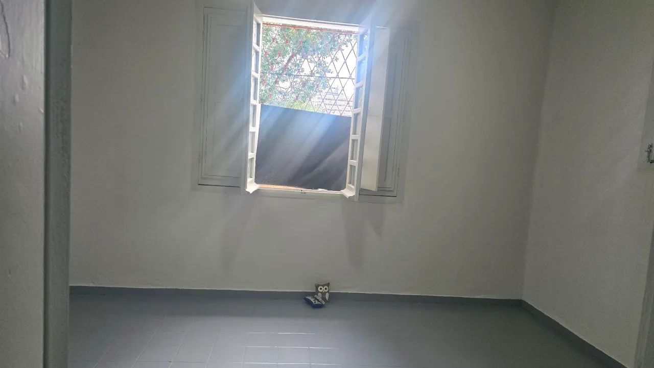 ALUGO FLAT AO LADO DA UNICAP 