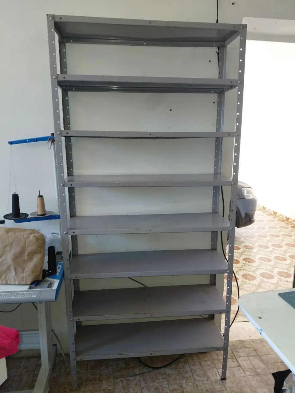 2 Prateleiras com 8 estantes cada uma - Foto 2