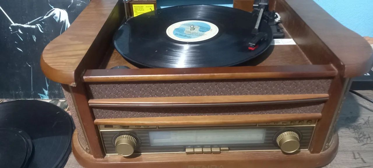 Vitrola mais discos (troco por guitarra) - Foto 2