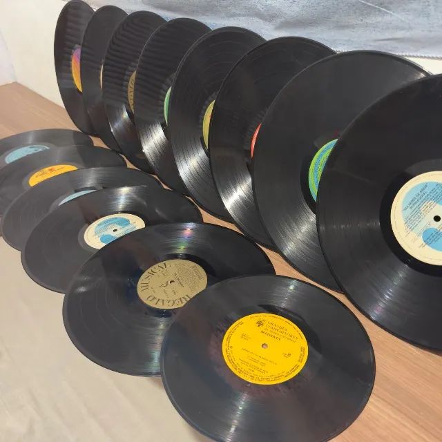 14 Disco de Vinil Aleatorios / LP decorativos  - Foto 2