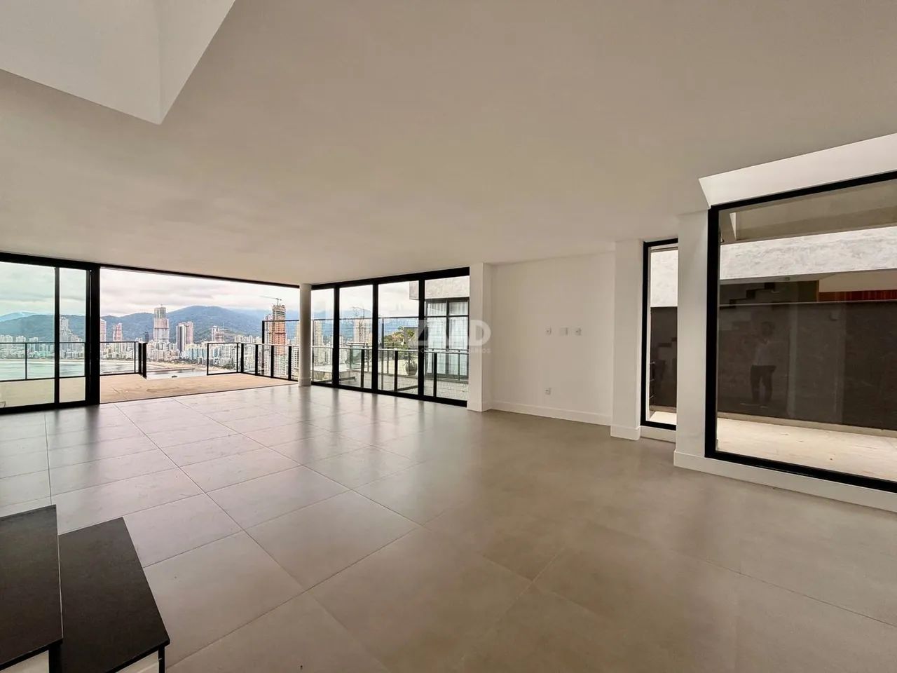 MANSÃO SUSPENSA - CASA DE LUXO COM VISTA PARA O MAR - Foto 5