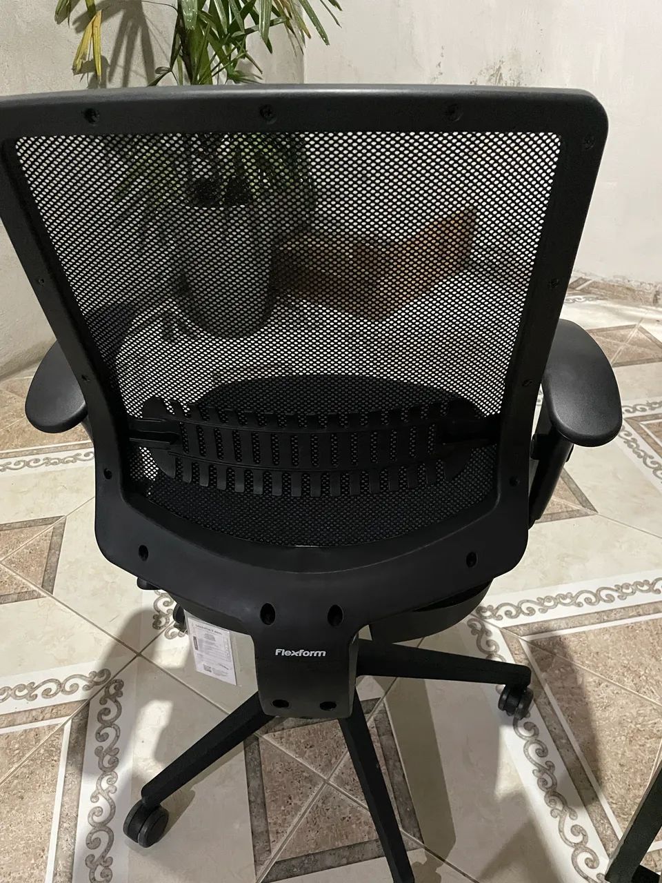 Cadeira Ergonômica FlexForm UNI All Black (Nova) - Foto 3