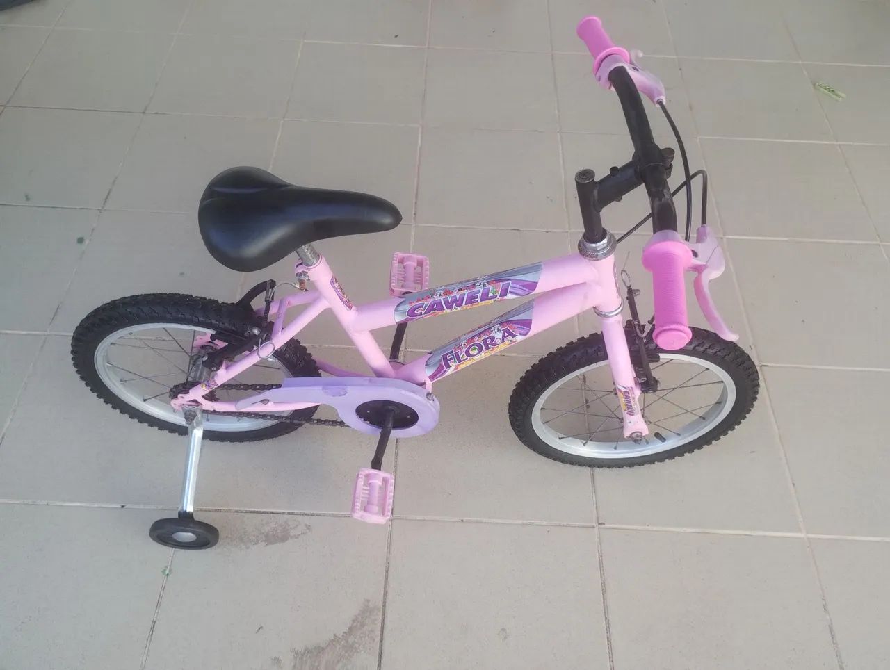 Bicicleta Infantil aro 16 com rodinhas  - Foto 4