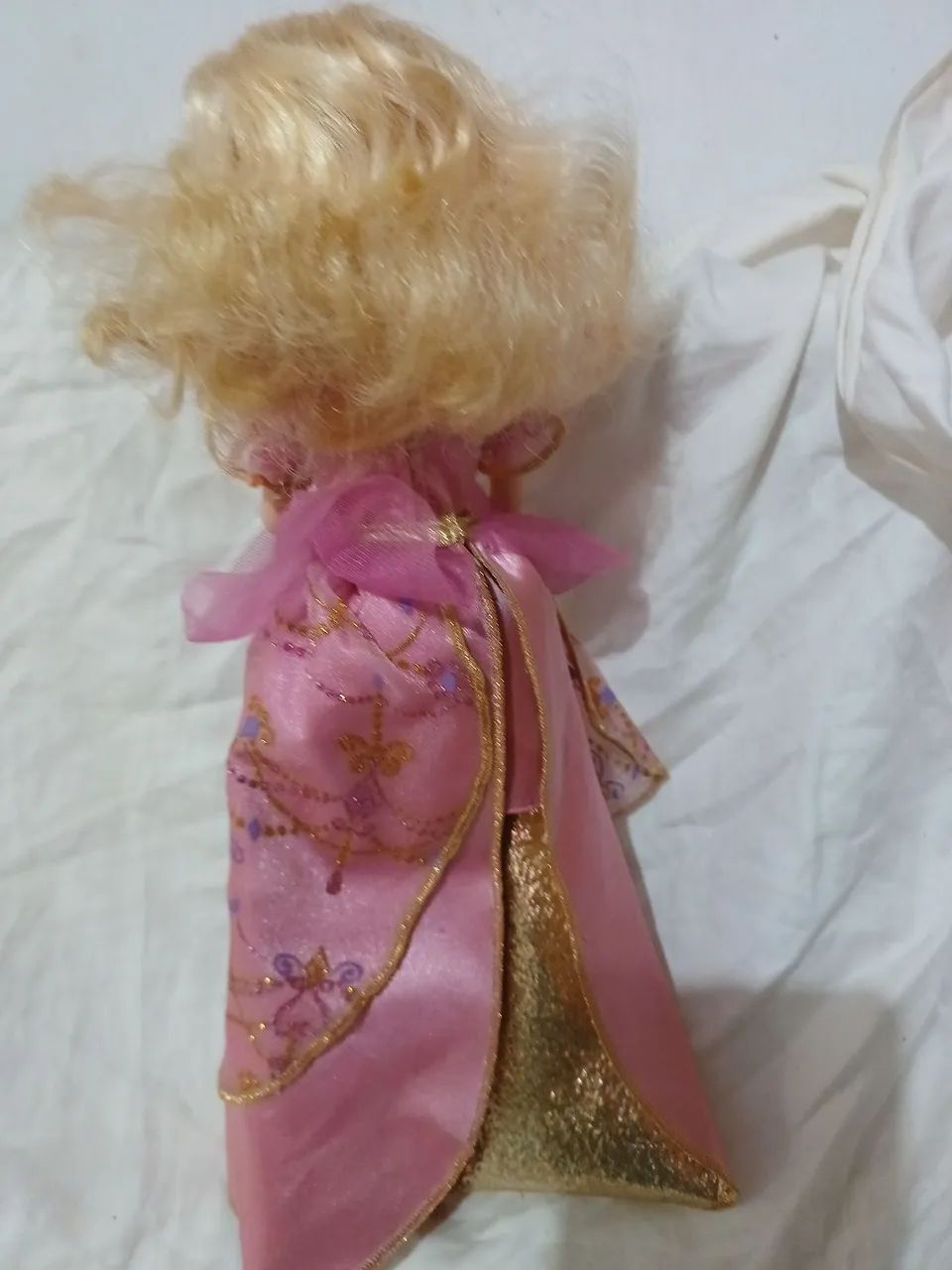 Boneca barbie  mosqueteira  perfeita . - Foto 3
