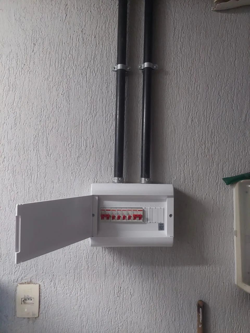 ? ELETRICISTA RESIDENCIAL E COMERCIAL - ATENDIMENTO 24 HORAS! - Foto 2