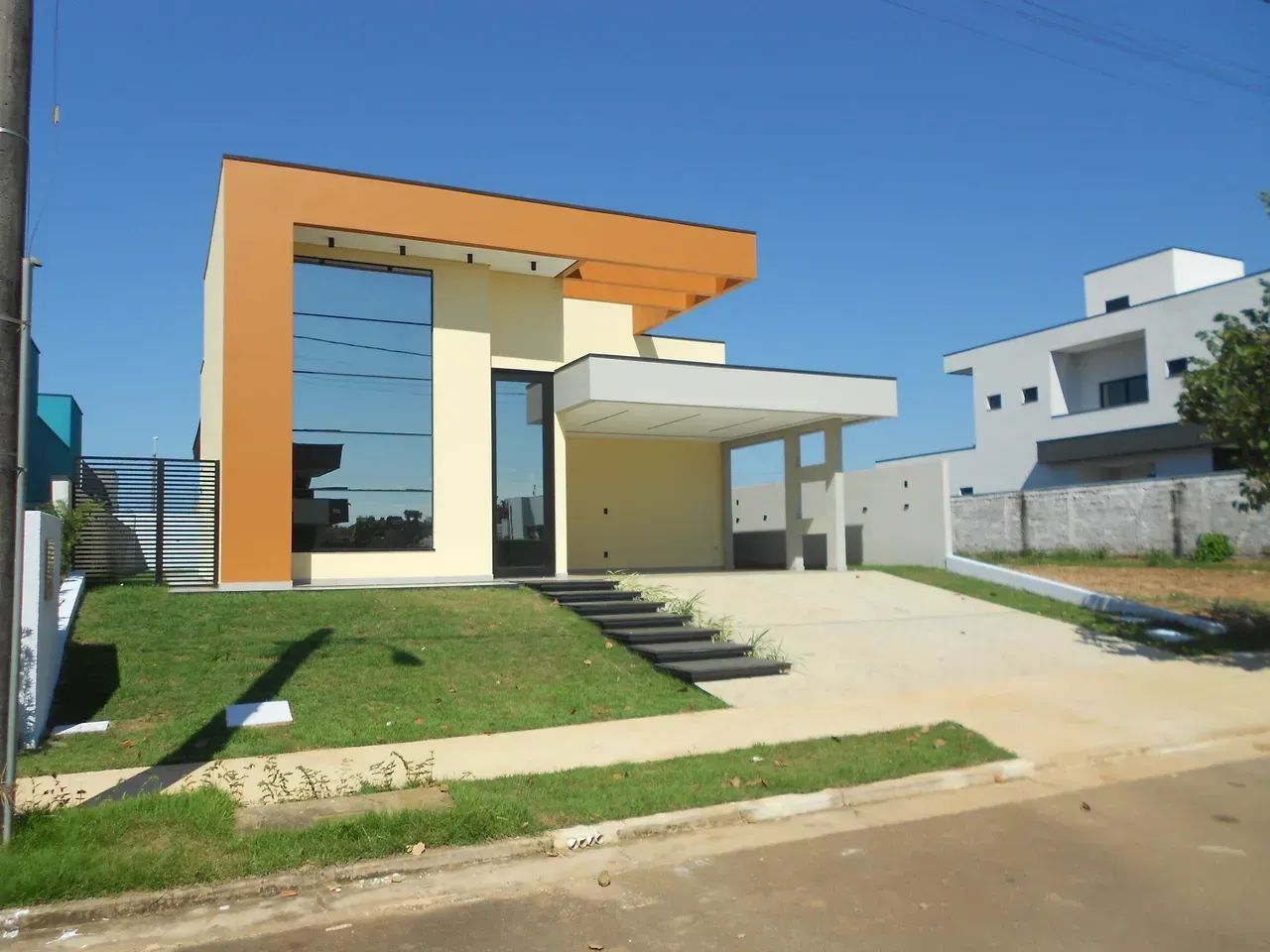 EXCELENTE CASA DE ALTO PADRÃO NO ALPHAVILLE. - Foto 3