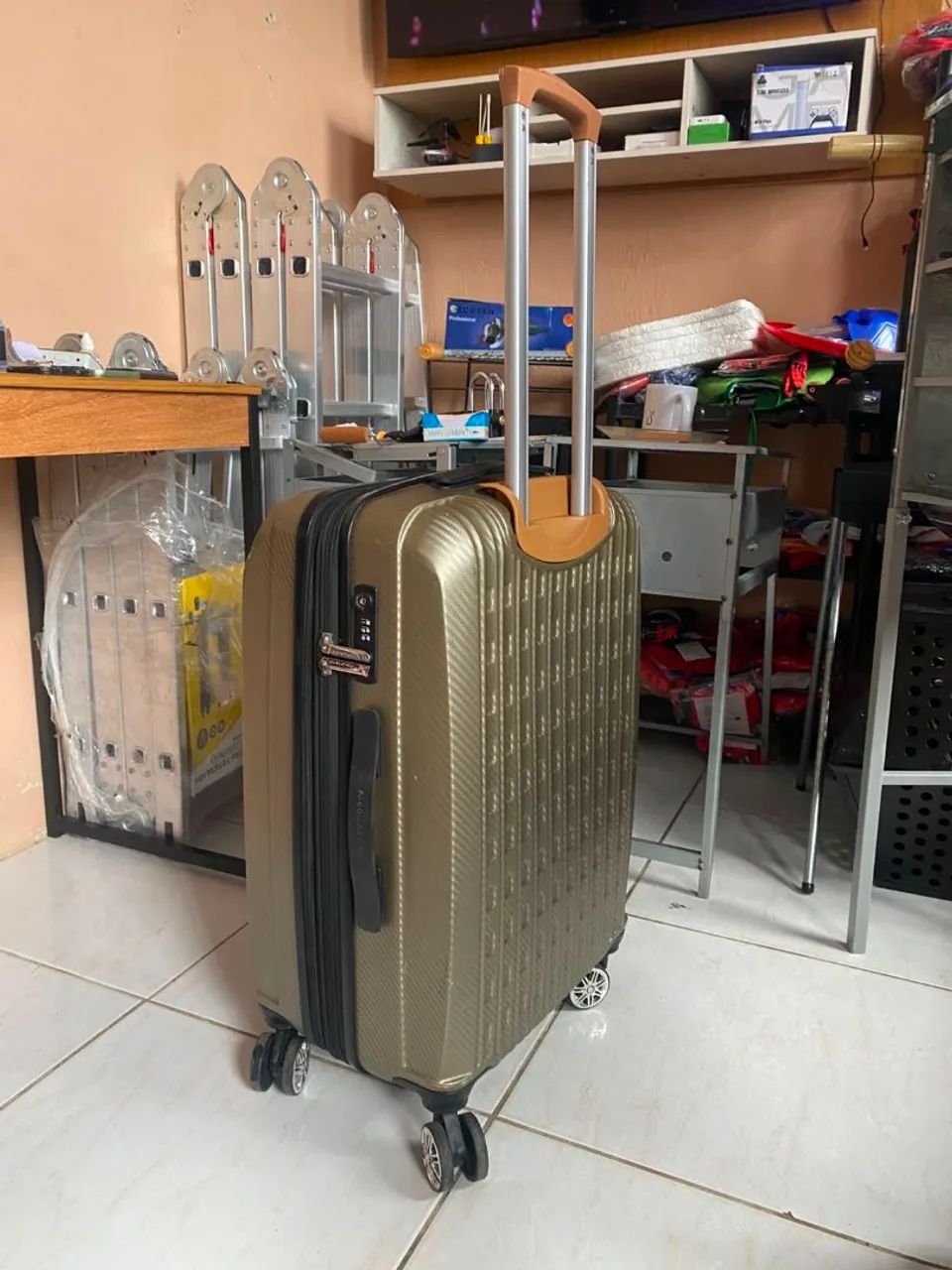 Mala de Viagem 23kg da Baggagio dourada - Foto 4