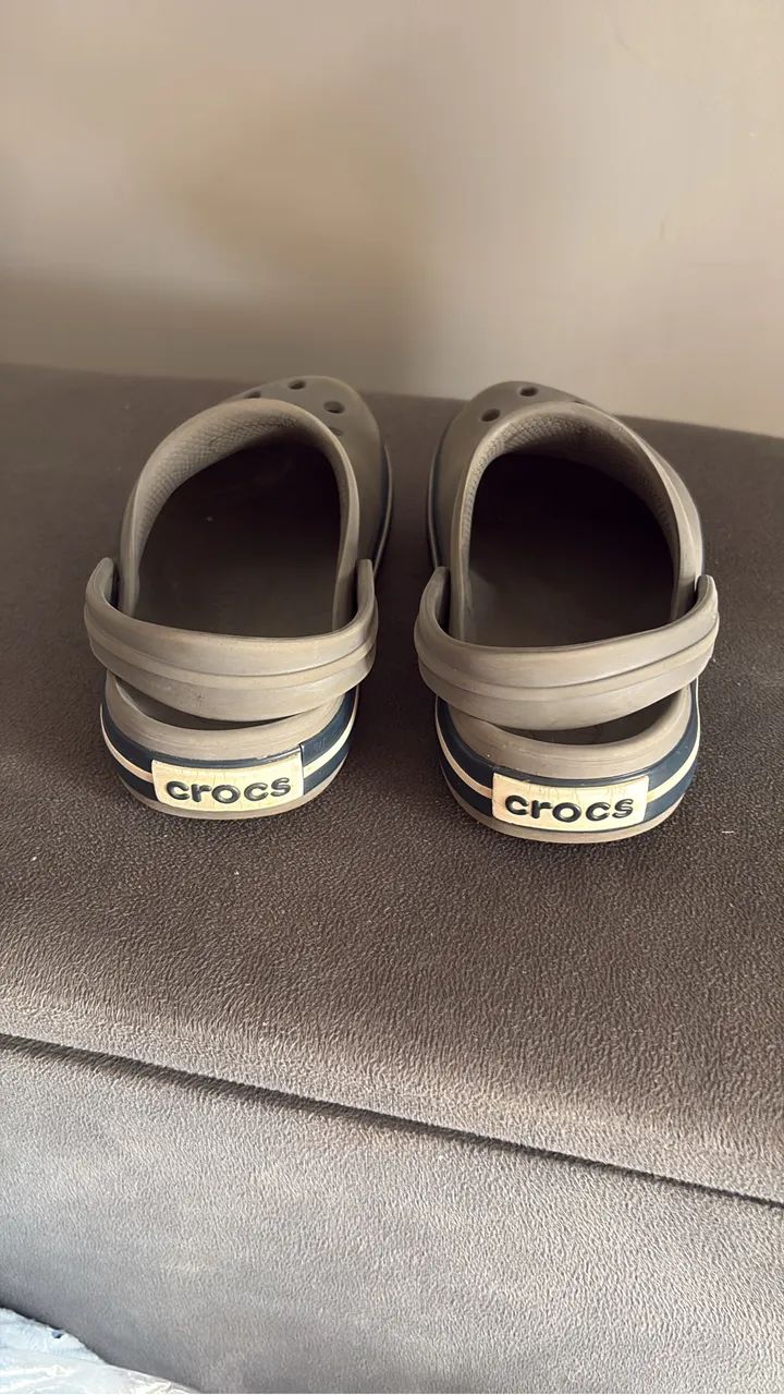 Sandália infantil Crocs - Foto 2