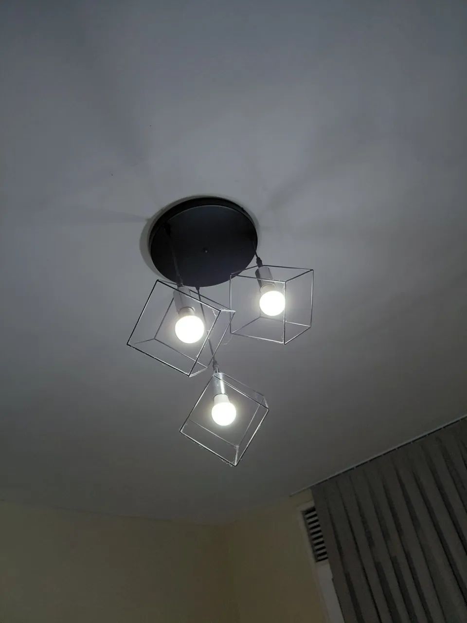 Pendente de cubos