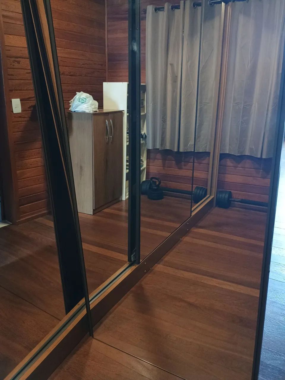 Vendo porta de guarda roupa espelhada  - Foto 3