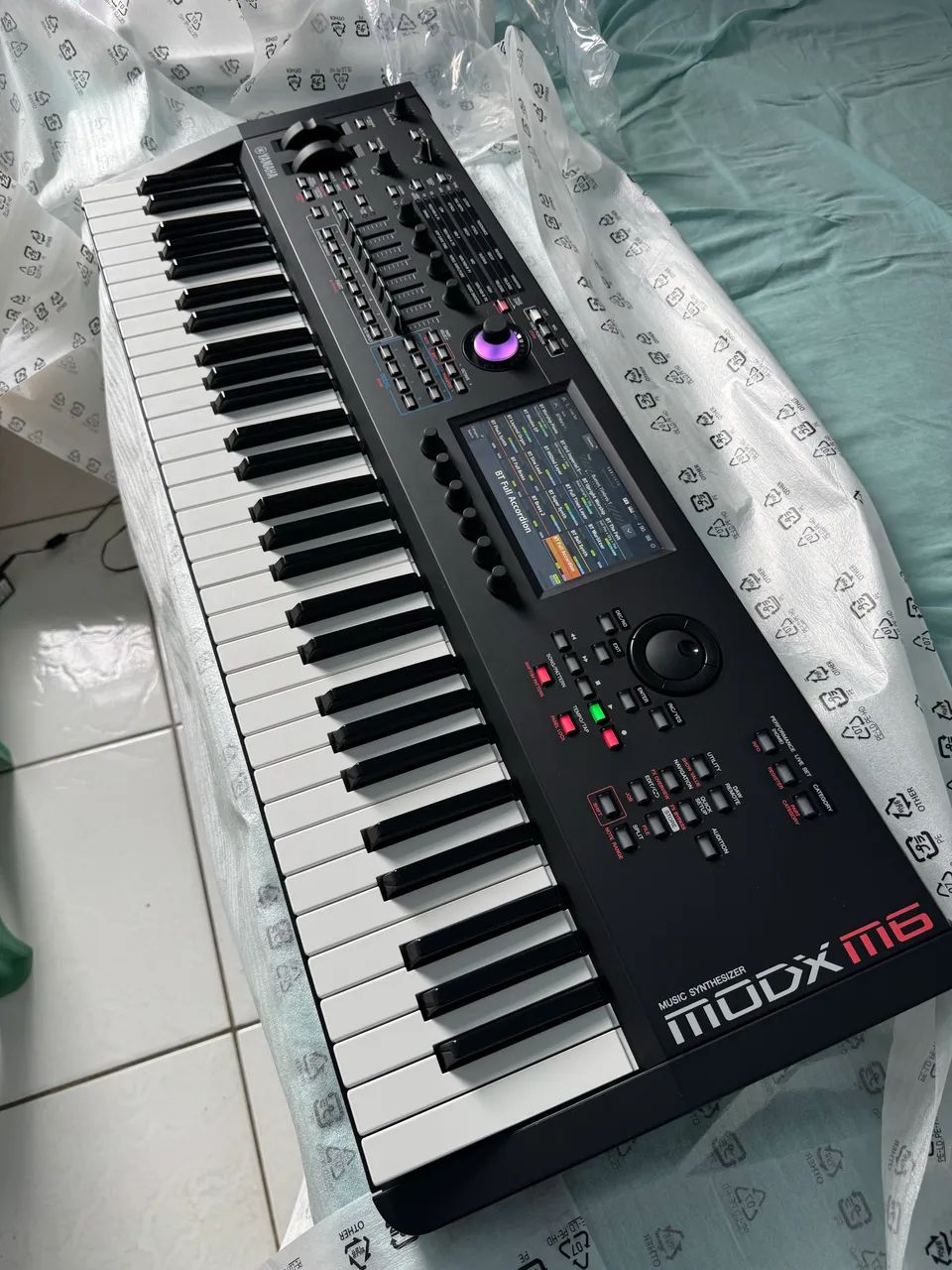 Teclado Yamaha MODX M6