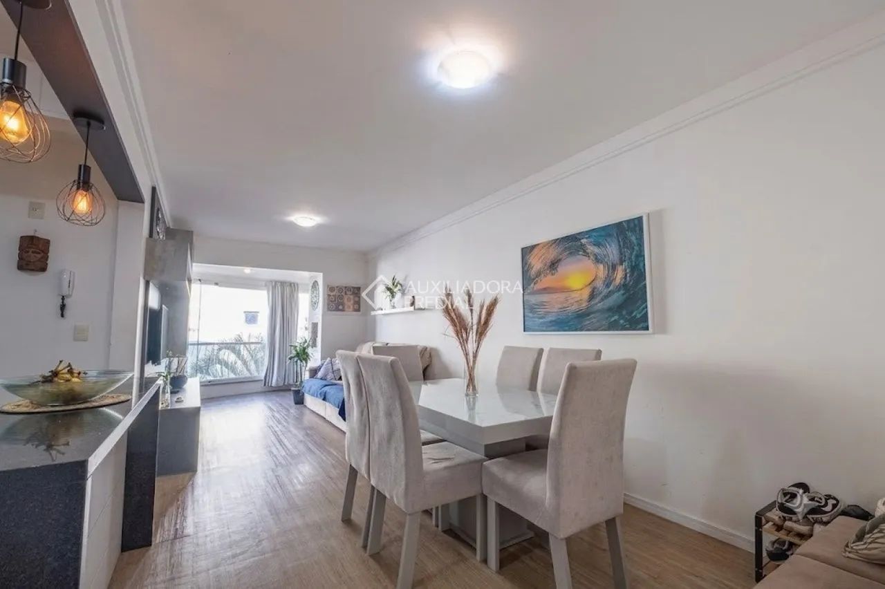 Apartamento com 2 dormitórios a 100 metros da praia - Foto 2