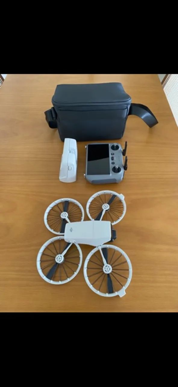 Drone DJI Flip - Fly More Combo c/ Controlo DJI RC 2 (Tela) - Foto 2
