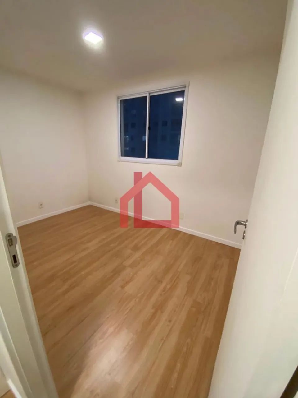 Dez Nova Iguaçu, 2 quartos com varanda e vaga. Piso Laminado e lazer completo. - Foto 4