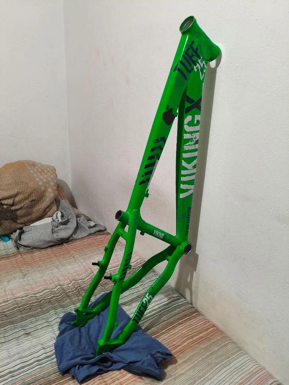1-Meter Mirror469173558670807041