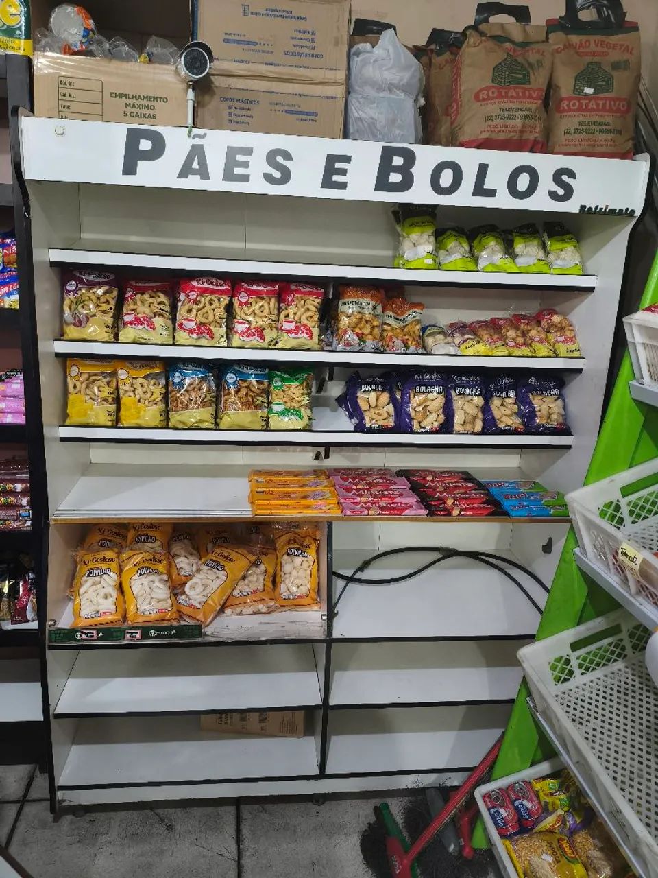 Jogo de balcões completo para padaria.