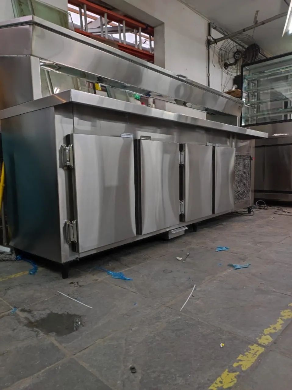 CONDIMENTADORA REFRIGERADA COM PISTA NO TAMPO E SOBREPOR - Foto 3