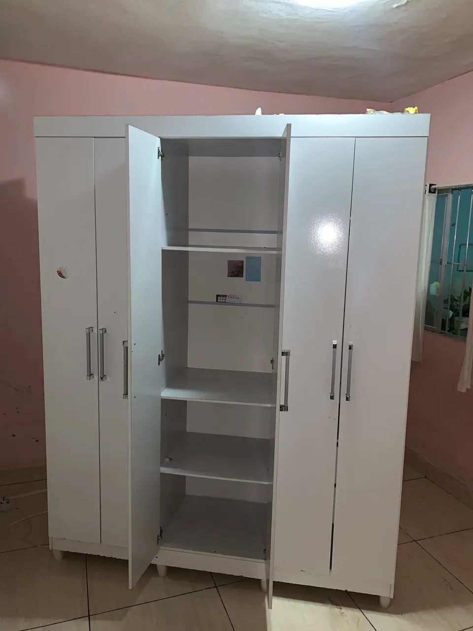 Guarda roupa conservado vendo HOJE 
