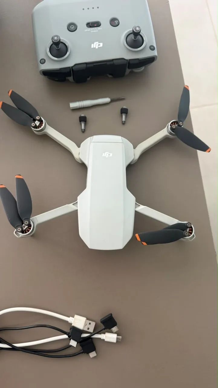 Drone DJI Mini 2 - Fly More Combo - Foto 2