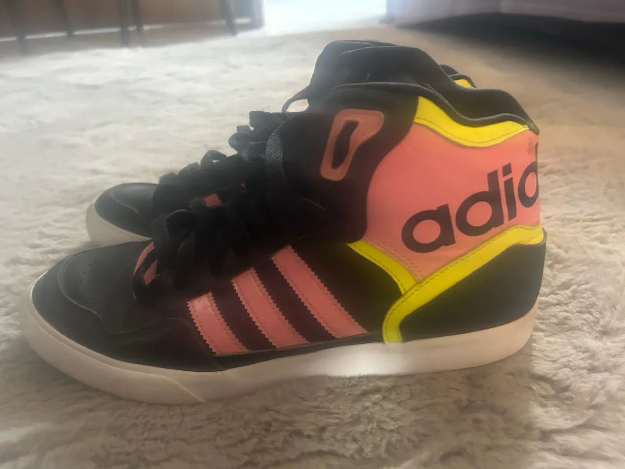 Tênis adidas 