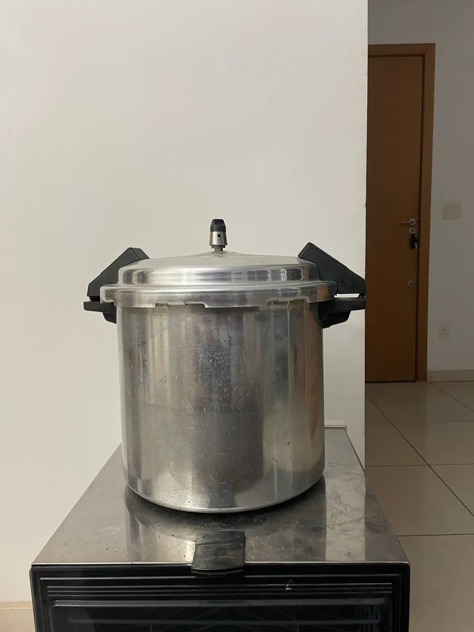 Panela de Pressão Industrial Rochedo 20 litros usada - Foto 2
