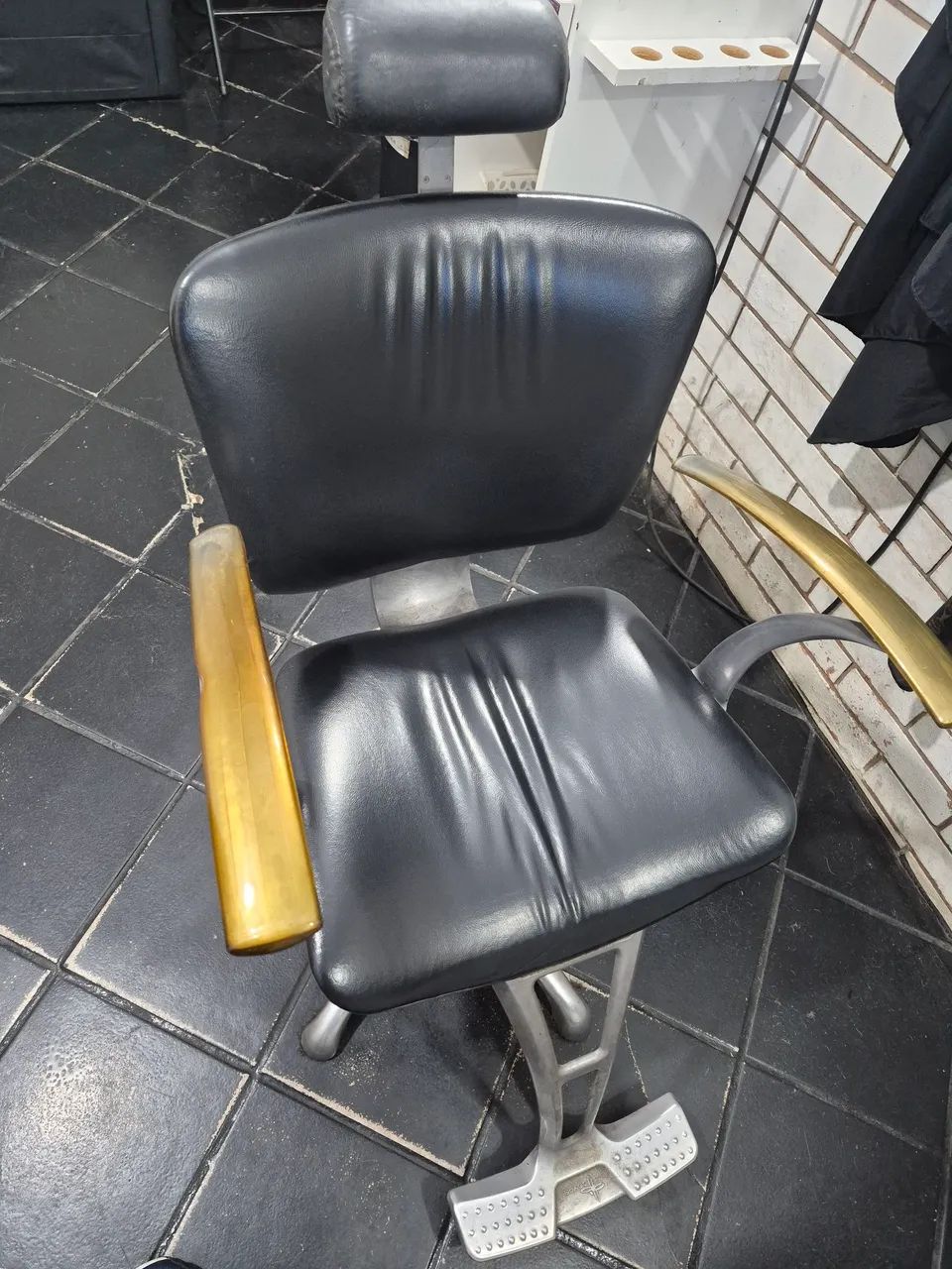 Barbearia com todos os acessórios das fotos  - Foto 2