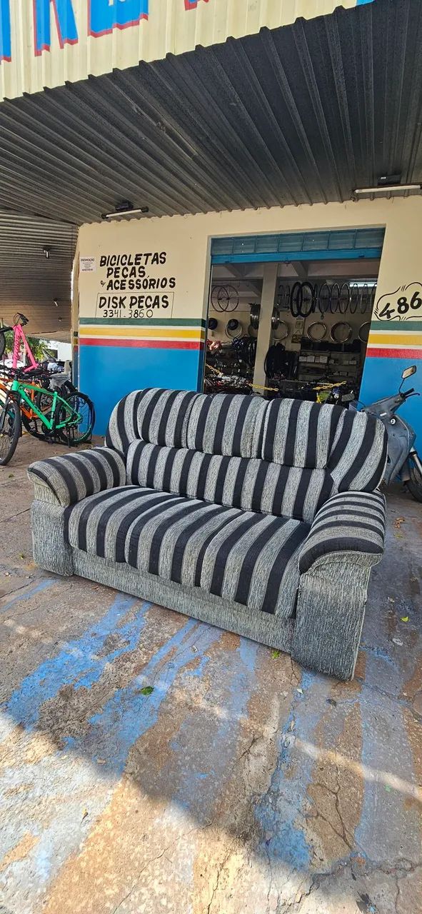 sofa 3 lugares bem conservado - ENTREGA GRÁTIS  - Foto 3