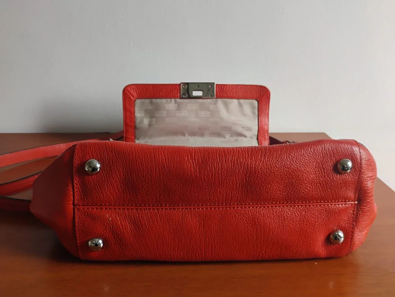Bolsa Michael Kors Original cor alaranjado  - Foto 3