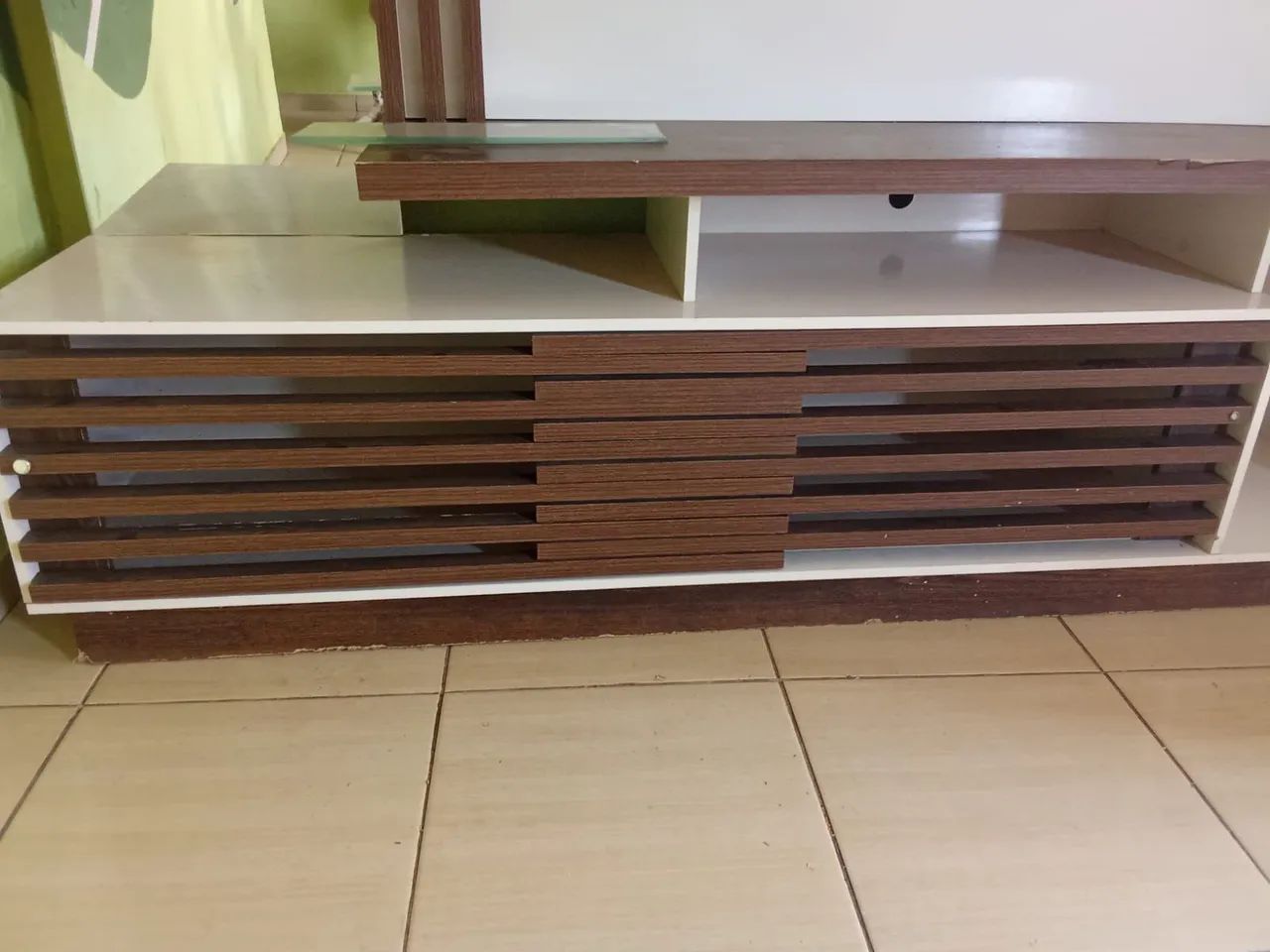 Painel com Rack para tv e espelho lateral  - Foto 4