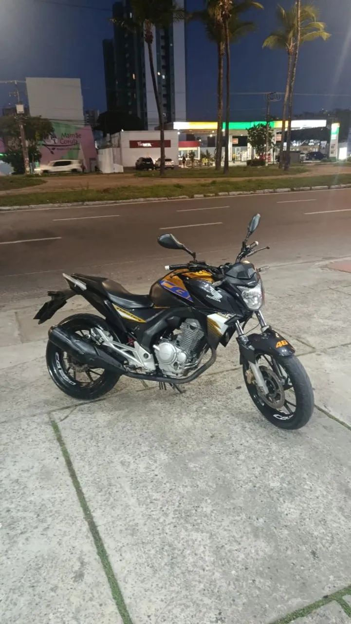 Vendo e troco em carro 