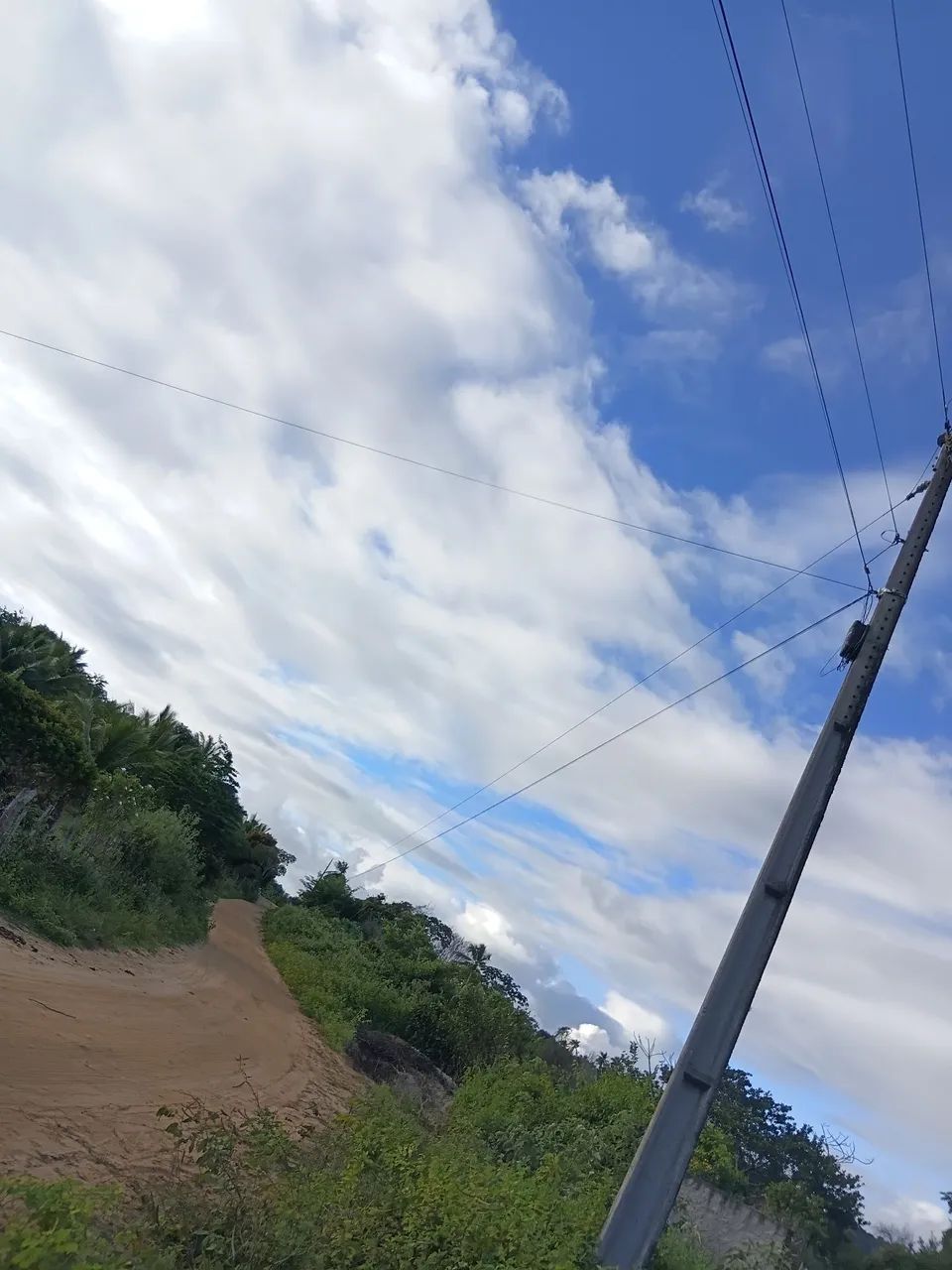Vendo terreno de 16 por 137 de comprimento no povoado branquinhas Santo amaro das brotas 