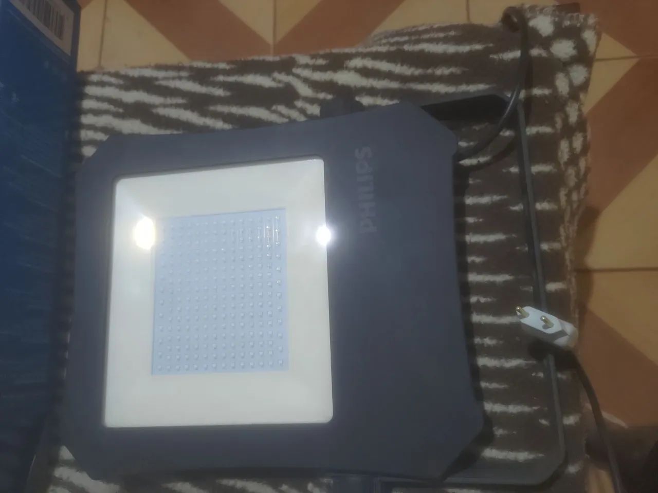 2 refletor de LED Philips bons  - Foto 5