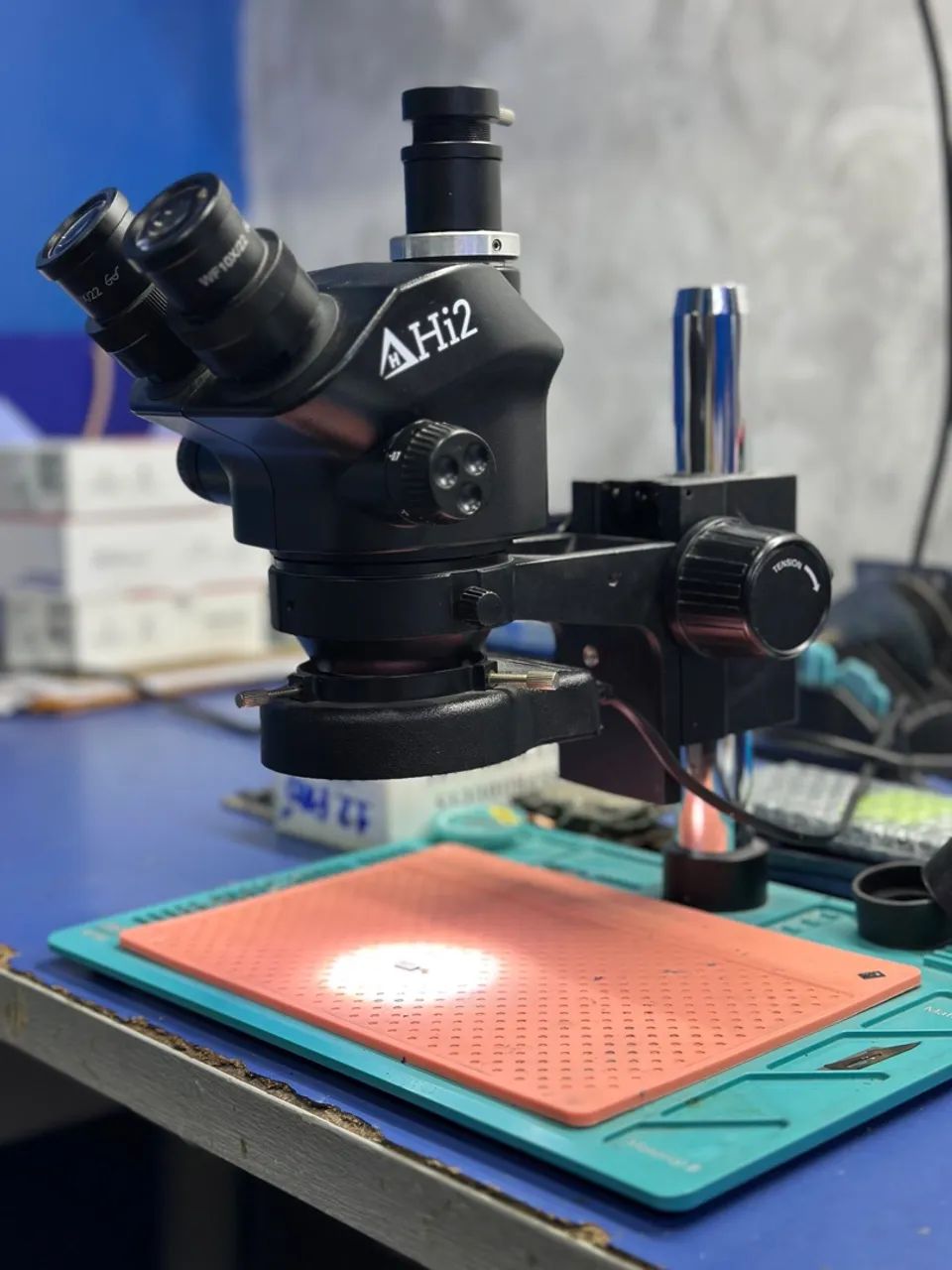 Microscopio Trinocular Ahi2