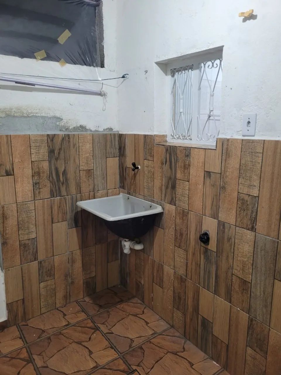 Alugo um imóvel. Casa Centro - Itaguaí. 02 Quartos. - Foto 4