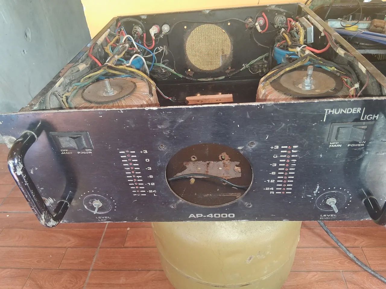 Transformar para o amplificador thunder light ap 4000