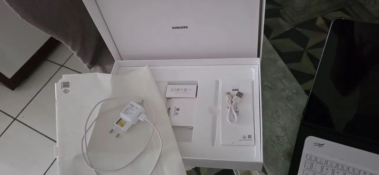 Vendo tablet Samsung Fe + 13.1 5G + Com caneta  - Foto 2