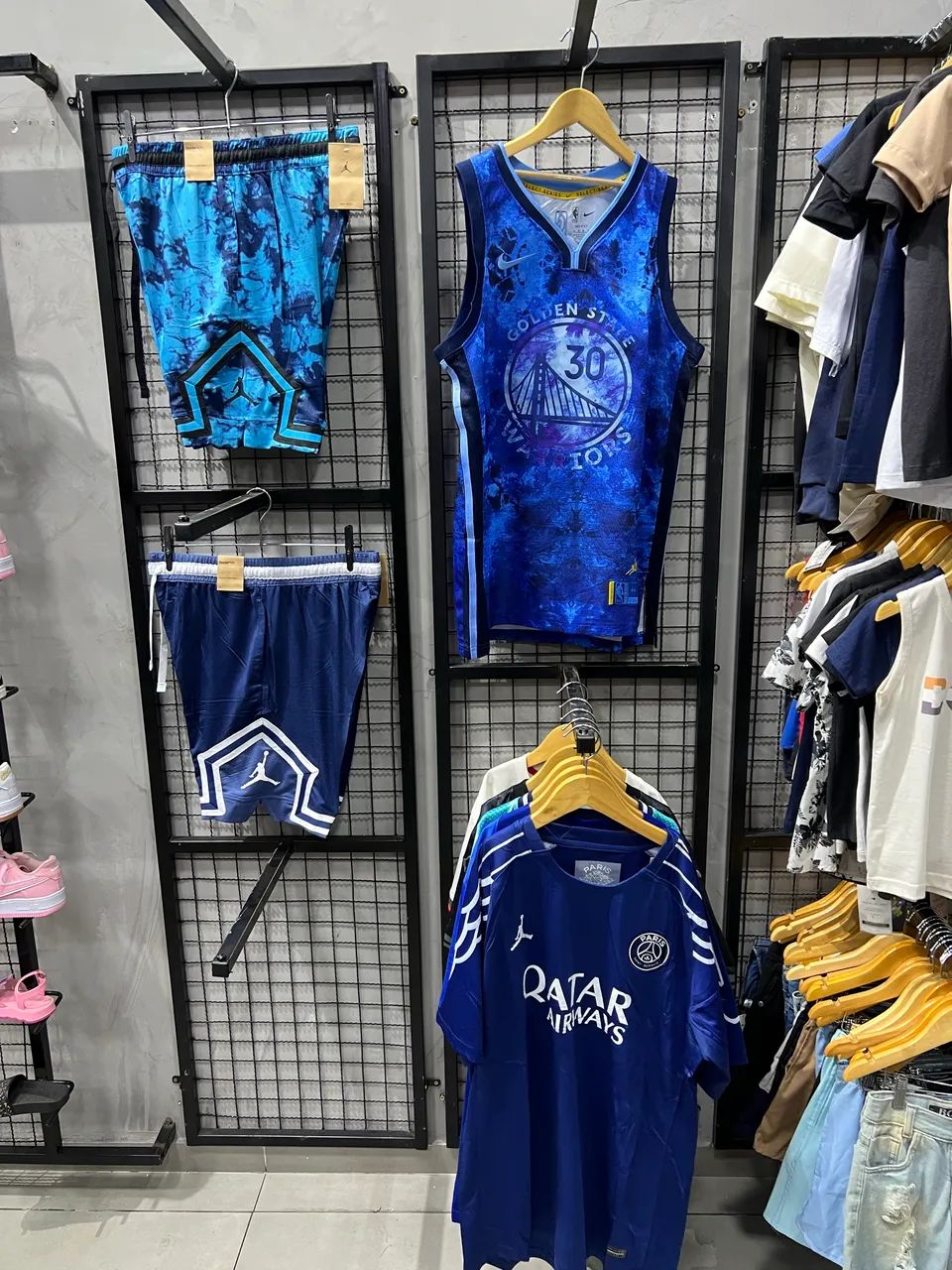 Arara Para Loja de Roupas