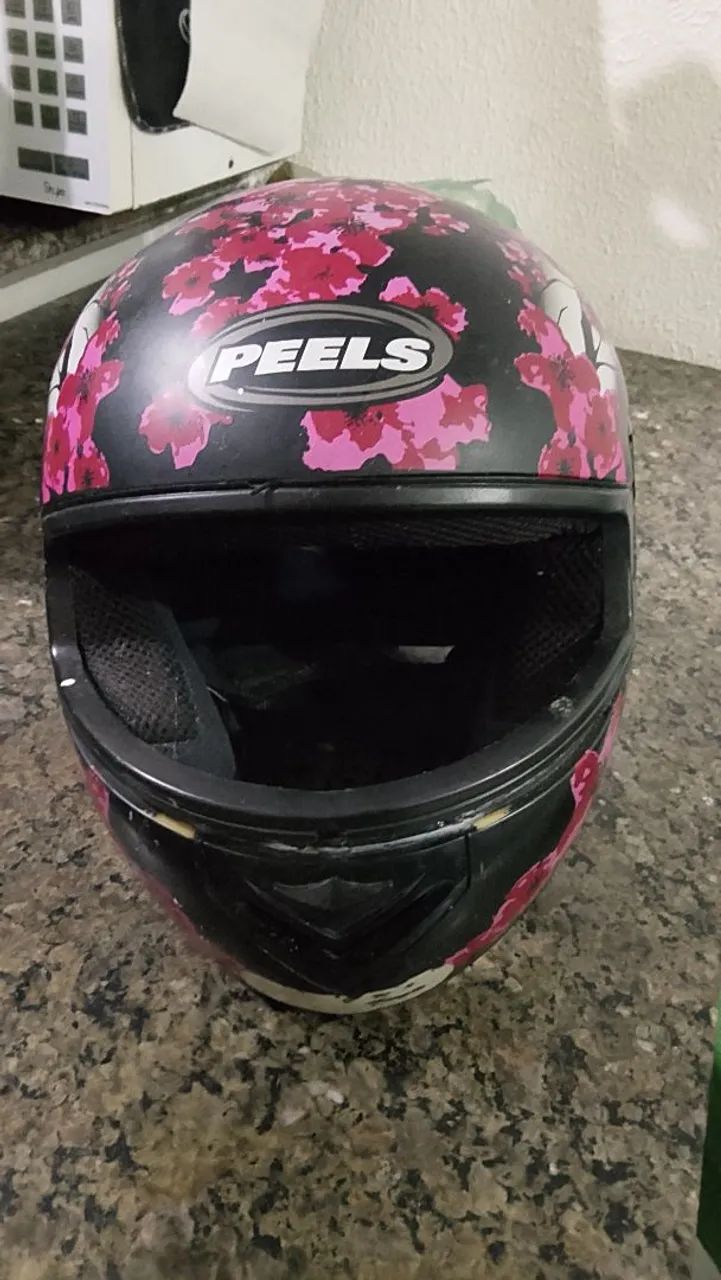 capacetes usados, sem a viseira, para vender logo !