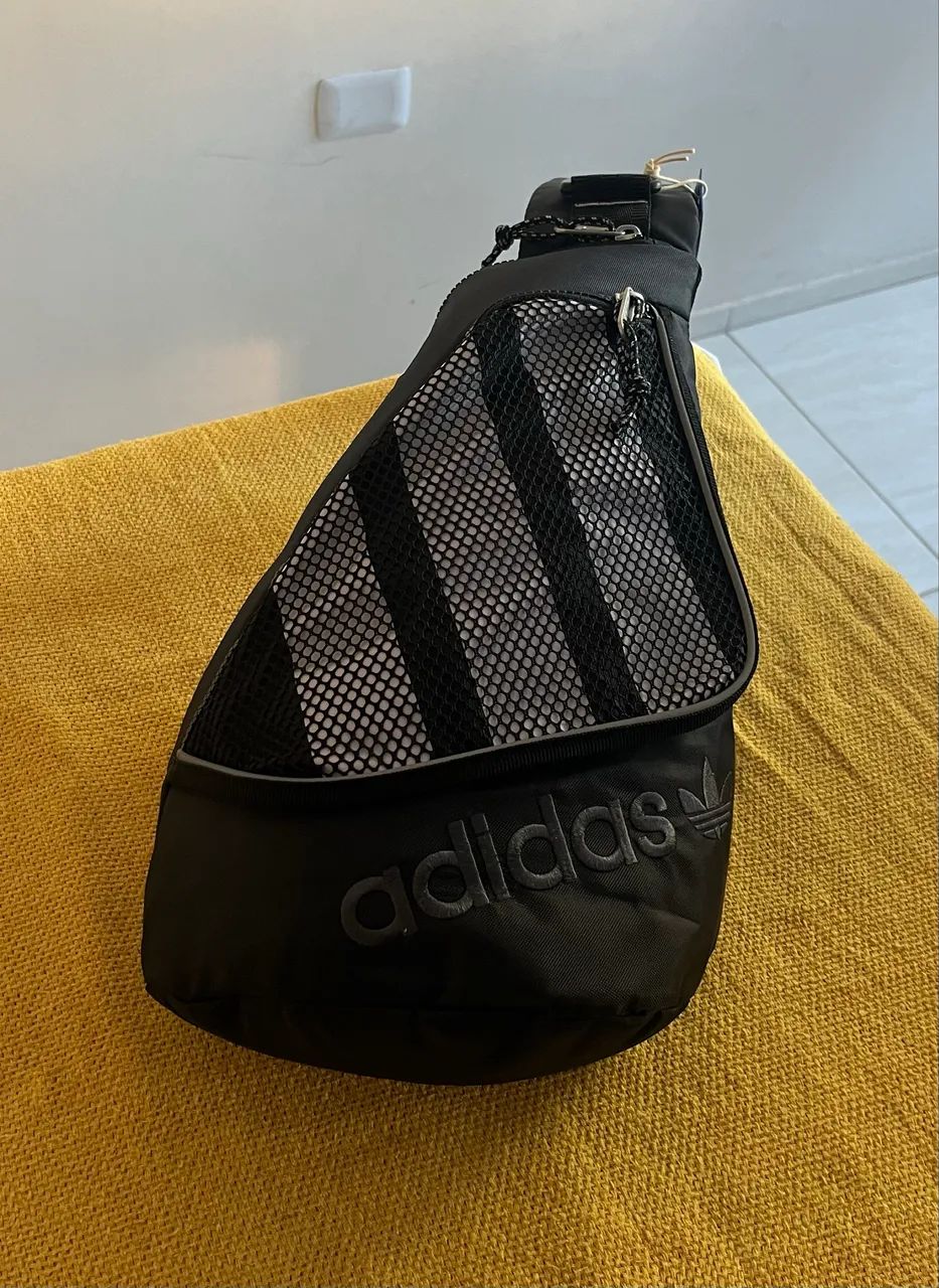 Bolsa Sling Adidas Original e nova 