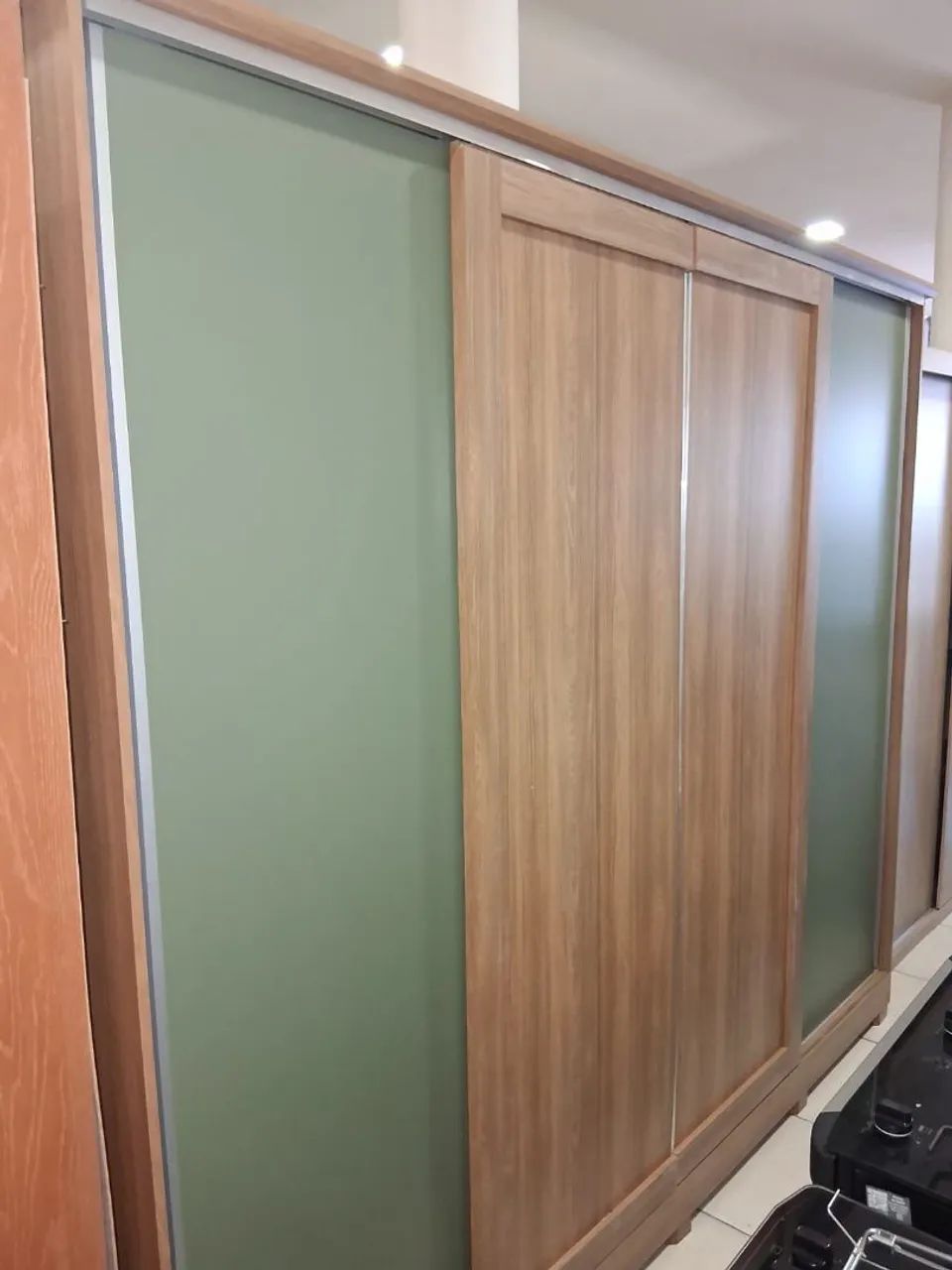 Guarda-roupa casal