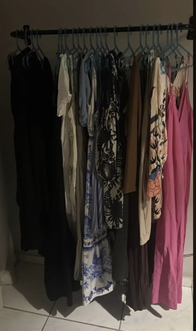 Arara de roupa de parede - Foto 2