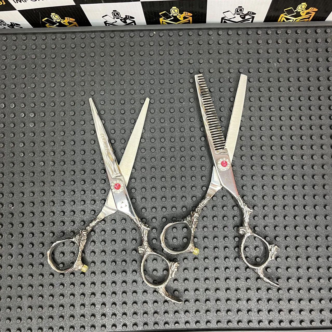 Kit Tesouras Damber 6.0 - Fio Navalha + Desbaste