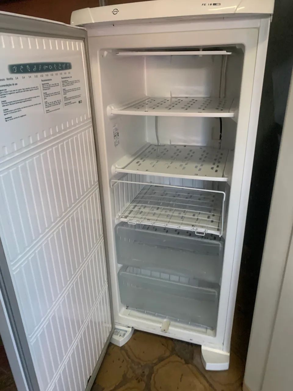 Freezer vertical Electrolux    - Foto 3