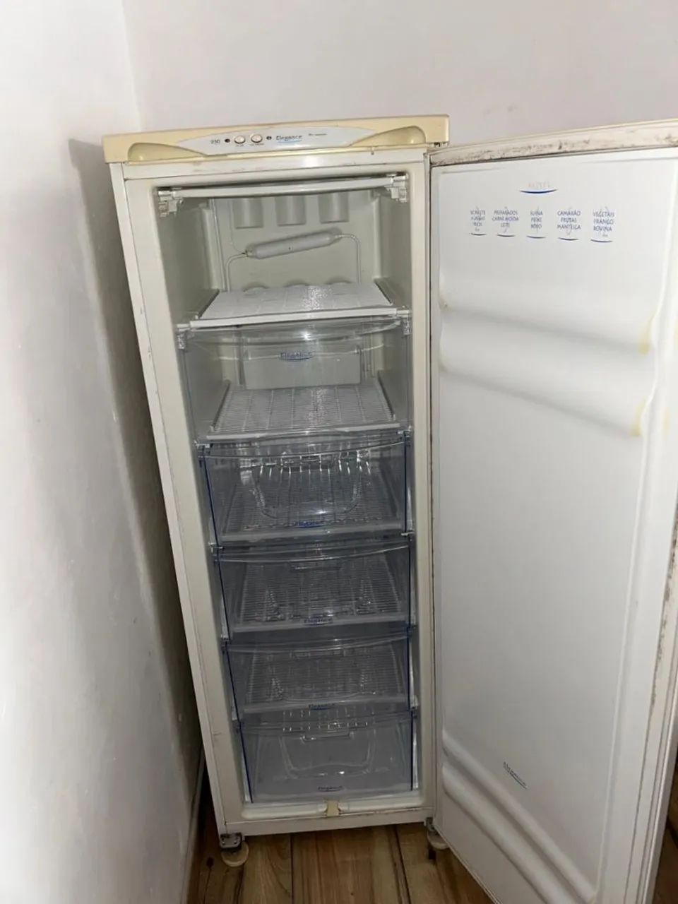 Freezer vertical elegance 230 litros 
