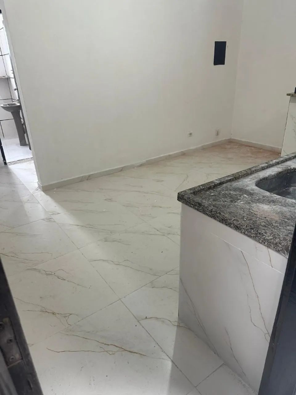 Aluguel de Kitnet no Centro de Araguari com Tudo Incluso - Foto 4