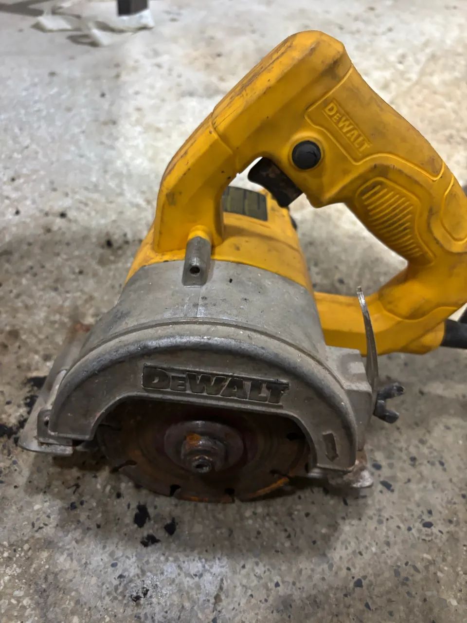 Serra mármore Dewalt 